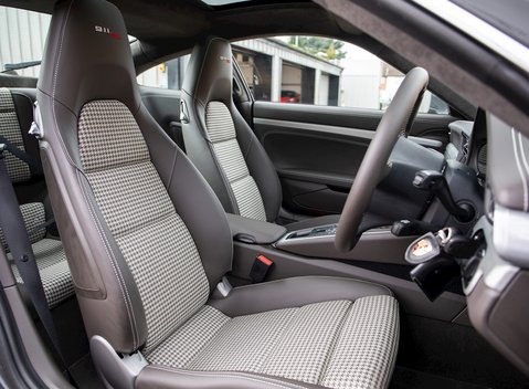 Porsche 911 (991) 50th Anniversary Edition 12