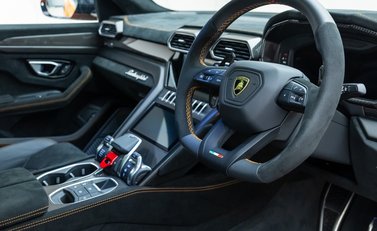 Lamborghini Urus Performante 10