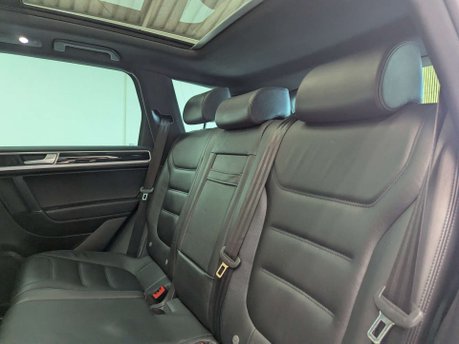 Volkswagen Touareg 3.0 Touareg V6 R-Line+ TDI BlueMotion Technology Auto 4WD 5dr 47
