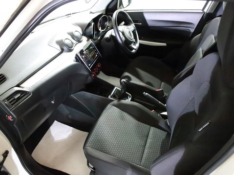 Suzuki Swift 1.0 Boosterjet SZ-T 5dr 3