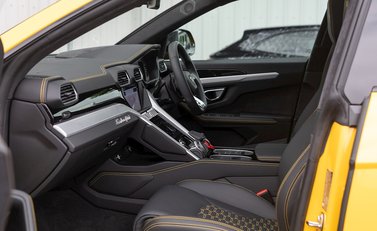Lamborghini Urus 17