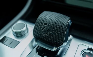 Jaguar F-Pace SVR 26