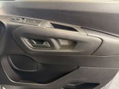 Vauxhall Combo Combo-e 2300 Sportive 10