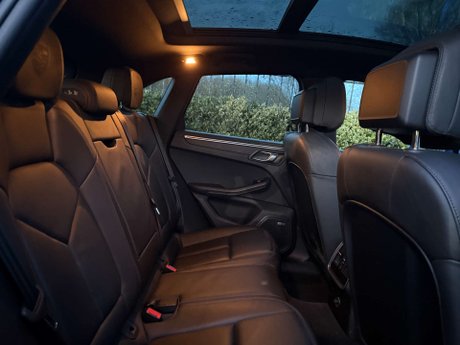 Porsche Macan 2.0 Macan Semi-Auto 4WD 5dr 28