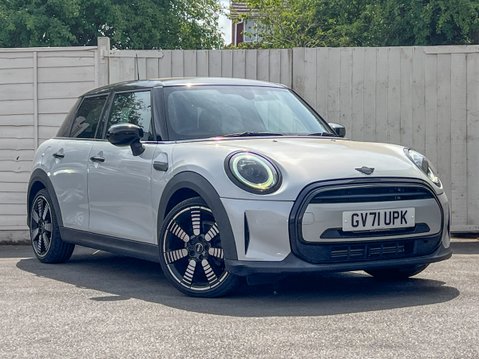 Mini Hatch 1.5 Cooper Exclusive Hatchback 5dr Petrol Steptronic Euro 6 (s/s) (136 ps) 4