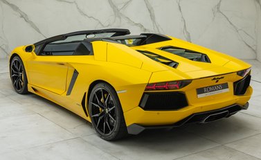Lamborghini Aventador LP 700-4 ROADSTER 15