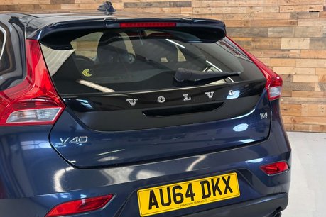 Volvo V40 1.6 T4 SE Lux Nav Hatchback 5dr Petrol Powershift Euro 5 (s/s) (180 ps) 81