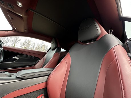 Aston Martin DB11 4.0L V8 Coupe 47