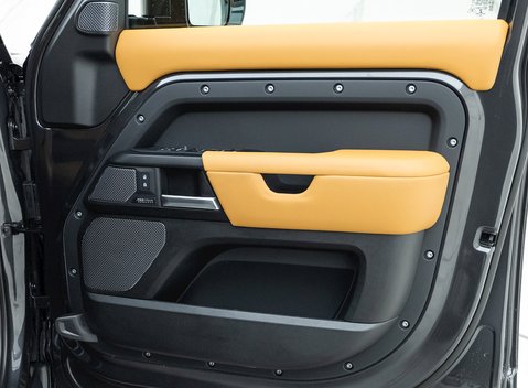 Land Rover Defender 110 V8 20