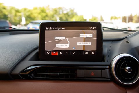 Mazda MX-5 RF SPORT NAV 25