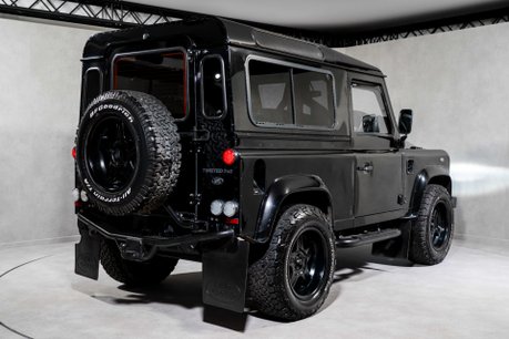 Land Rover Defender 90 TD XS STATION WAGON. TWISTED EDITION. TWISTED UPGRADES. HEATED SEATS. 4