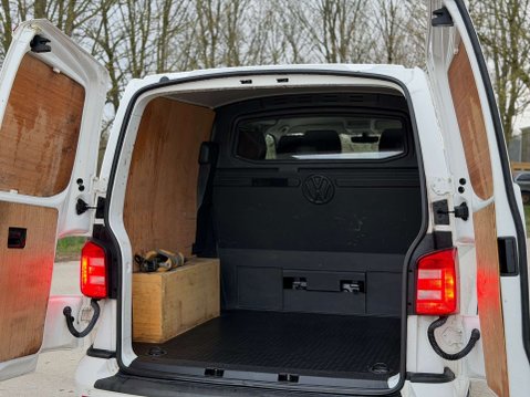 Volkswagen Transporter 2.0 Transporter T32 Highline TDI BlueMotion Technology 12