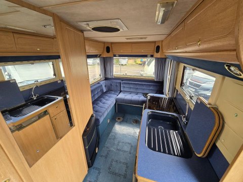 Auto-Sleepers Ravenna 3