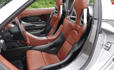 Porsche Carrera GT 22