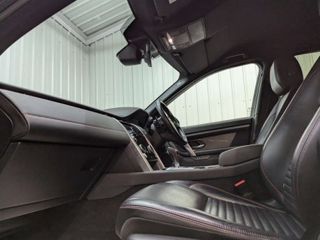 Land Rover Discovery Sport 2.0 Discovery Sport R-Dynamic SE D Auto 4WD 5dr 54