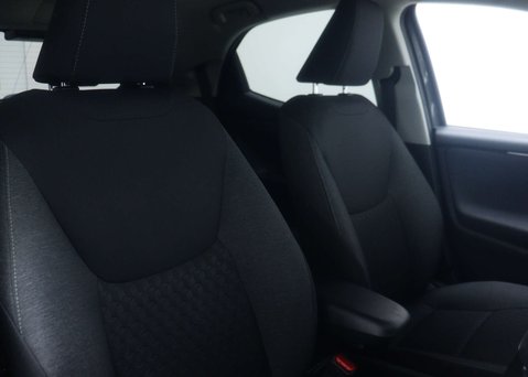 Toyota Yaris 1.5 Yaris Design HEV CVT 5dr 41