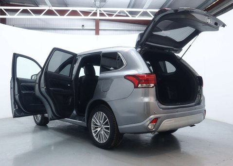 Mitsubishi Outlander 2.4h TwinMotor 13.8kWh Dynamic Safety SUV 5dr Petrol Plug-in Hybrid CVT 4WD 64