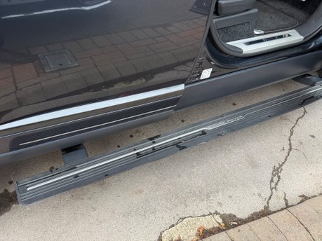 Land Rover Range Rover 5.0 P565 V8 SV Autobiography Dynamic SUV 5dr Petrol Auto 4WD Euro 6 560BHP 19