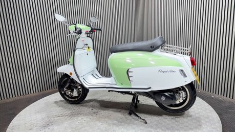 Royal Alloy GT 2020 ONLY 1K 1 OWNER SCOOTER LONG MOT MODERN RETRO 125CC 13