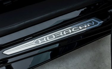 Lamborghini Huracan LP640-4 EVO 22