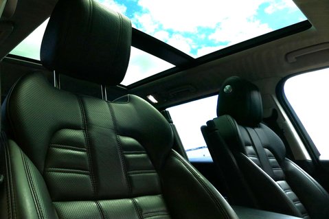 Land Rover Range Rover Sport 3.0 Range Rover Sport Autobiography Dynamic SDV6 Auto 4WD 5dr 24