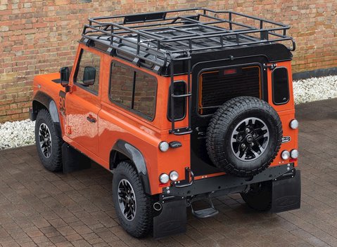 Land Rover Defender 90 Adventure Edition 9