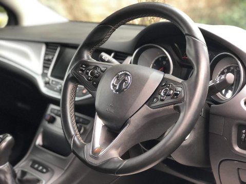 Vauxhall Astra 1.6 CDTi Tech Line Sports Tourer Euro 6 (s/s) 5dr 9