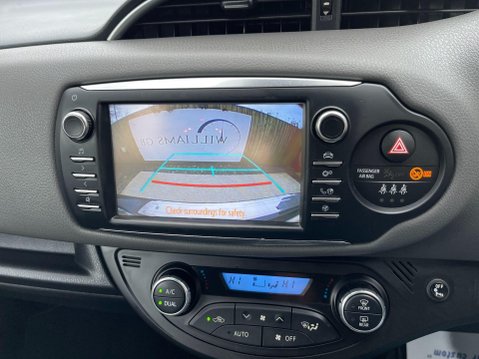 Toyota Yaris 1.5 VVT-h Icon Tech E-CVT Euro 6 (s/s) 5dr 13