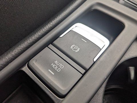 Volkswagen Golf GTE DSG 32