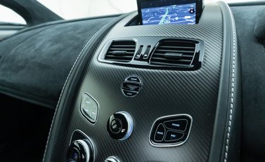 Aston Martin Vantage GT8 22