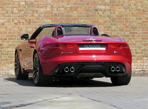 Jaguar F-Type S V8 Convertible 17