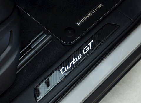 Porsche Cayenne Turbo GT 21