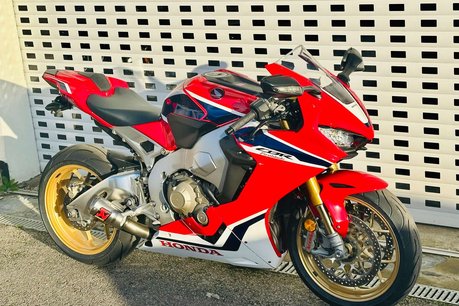 Honda CBR 1000 Super Sports Petrol Manual Euro 4 (192 ps) 33