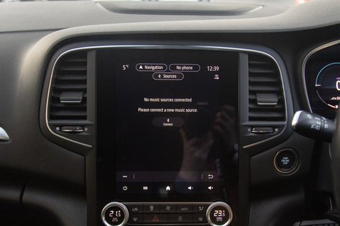 Renault Megane ICONIC E-TECH 27