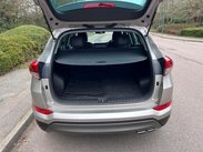 Hyundai TUCSON 2.0 CRDi Premium Auto 4WD Euro 6 5dr 76