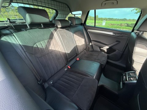 Skoda Superb 2.0 TDI SE L Executive 4WD Euro 6 (s/s) 5dr 29