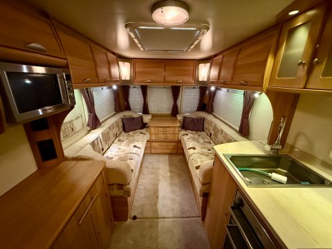 Bailey Unicorn Seville 26