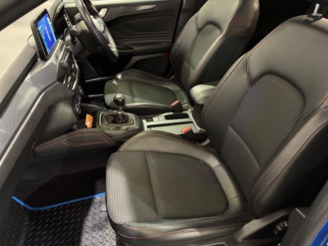 Ford Focus 1.0T EcoBoost ST-Line X Euro 6 (s/s) 5dr 45