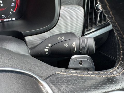 Volvo S90 2.0 D4 R-Design Auto Euro 6 (s/s) 4dr 33