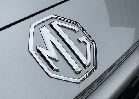 MG ZS 1.5 HYBRID+ TROPHY 4
