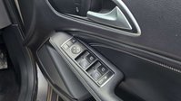 Mercedes-Benz GLA 1.6 GLA180 GPF Urban Edition SUV 5dr Petrol 7G-DCT Euro 6 (s/s) (122 ps) 25