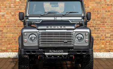 Land Rover Defender 90 XS Bowler 4