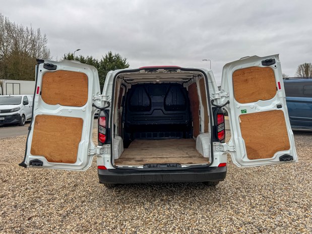 Ford Transit Custom SWB L1H1 Low Roof Trend 280 Air Con Alloys Cam Carplay Sensors EURO 6 8