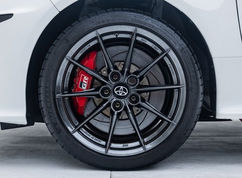 Toyota Yaris GR-Y CIRCUIT 13