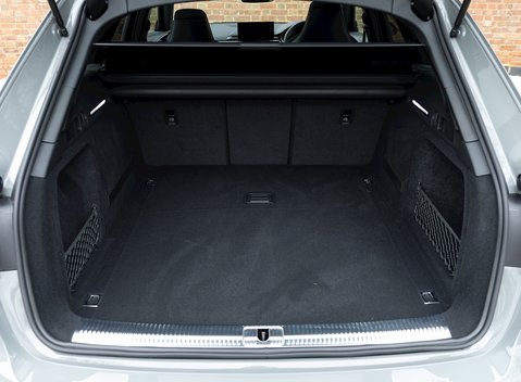 Audi S4 Avant Black Edition 31