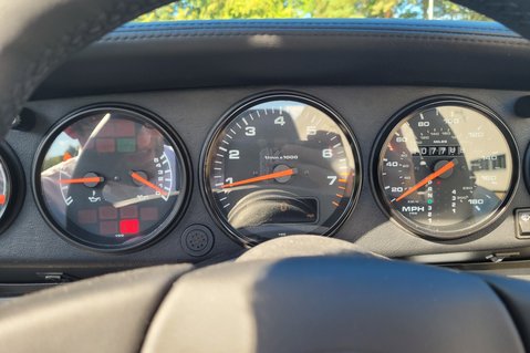 Porsche 911 CARRERA 2 43