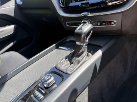 Volvo XC60 2.0 D4 Momentum Auto AWD Euro 6 (s/s) 5dr 13
