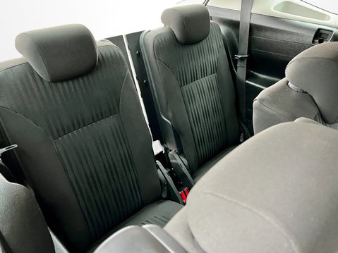 Vauxhall Zafira 1.4T Exclusiv 5dr 31