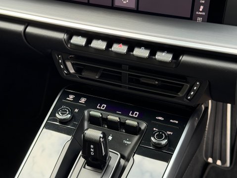Porsche 911 CARRERA 4S PDK 25