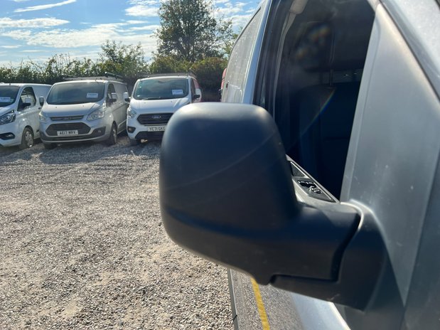 Peugeot Expert MWB L2H1 Bluehdi Professional 120 ps Twin Side Door EURO 6 17
